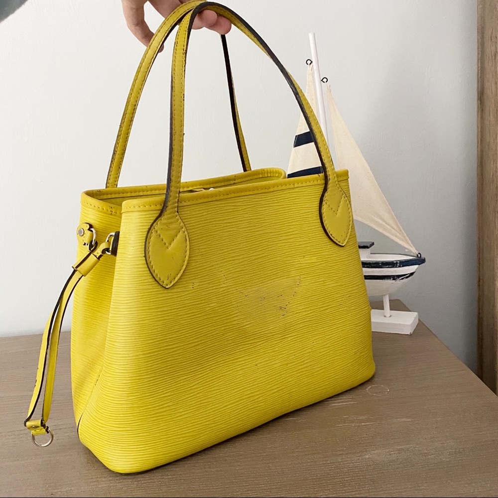 💛SINCHED💛 Louis Vuitton Yellow Epi Neverfull PM!